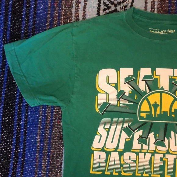 Mitchell & Ness Retro Throwback Seattle SuperSonics Tee Shirt - Picture 9 of 12